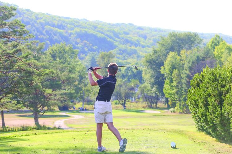 09-11-25 KHS Golf dumas swing behind 2