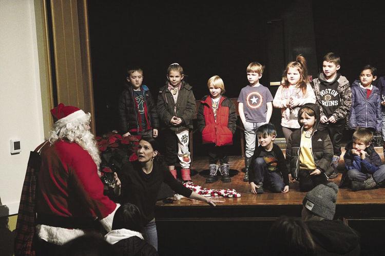 12-21-22 Gingerbread Hunt majestic talking with santa