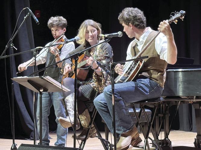 Valley Voice - DellaValla Bluegrass Trio