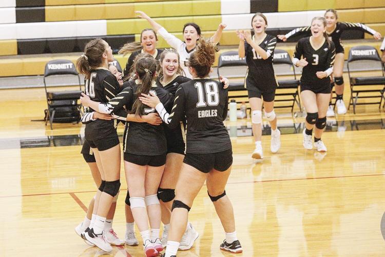 09-15-22 KHS VB celebrating win