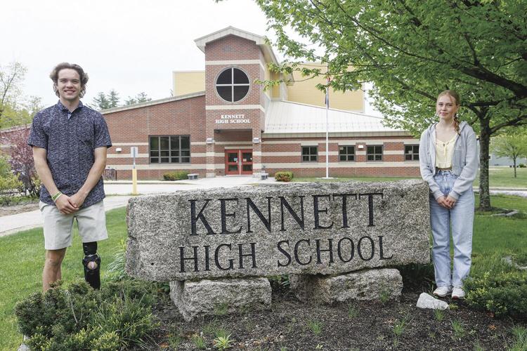 05-20-22 Val and Sal outside sign 1