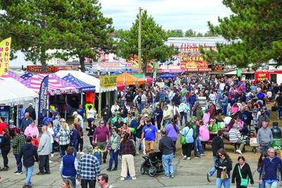 10-04-26 Fryeburg Fair crowd above horizontal