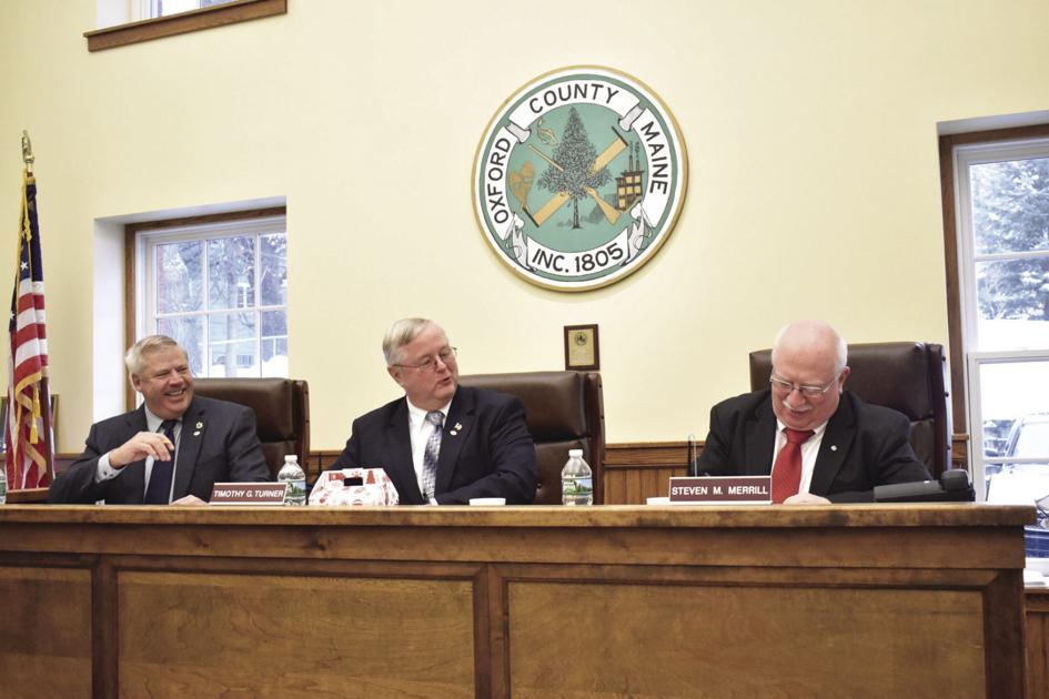 Fryeburg, Lovell officials make case to keep registry