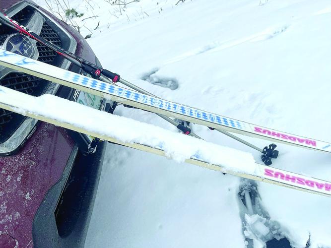 Nordic Trails - Three witches of skiing - sticky skis