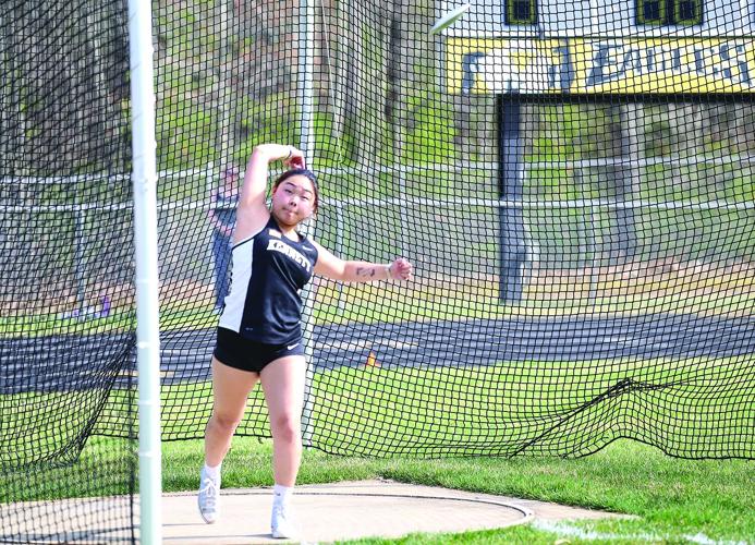 04-29-25 KHS Track discus kelsch