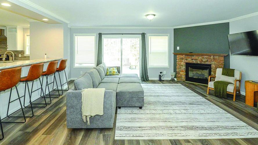 1440 East Conway Road living room.jpg