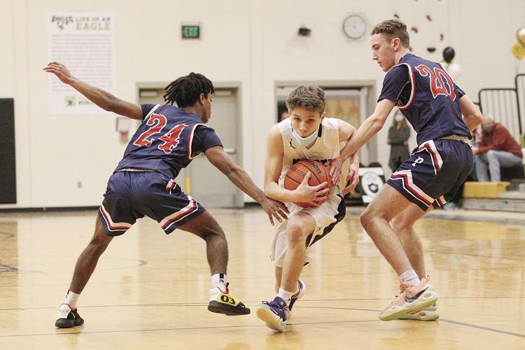 01-26-22 KHS MBB fay through defenders