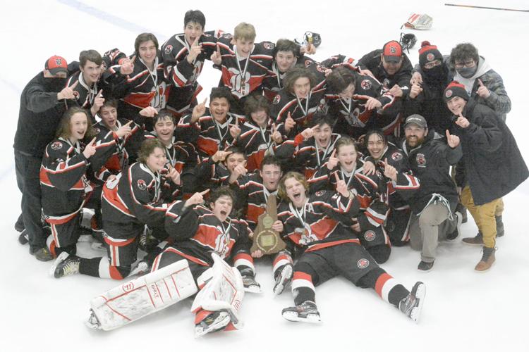 Berlin hockey - finals - FRONT - team celebration
