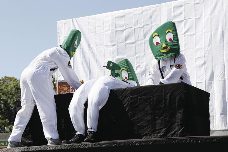 09-11-21 Mud Bowl parade gumbys