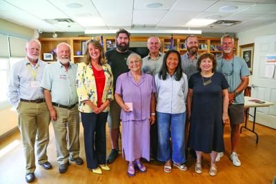 08-11-26 Gibson Forum Dems group pose