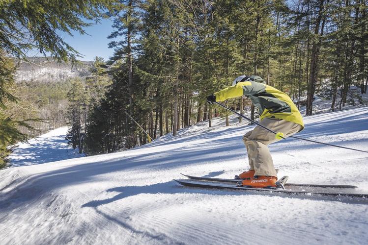 KP skier around turn