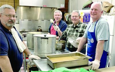 Comm Kettle Rotarians Chefs.