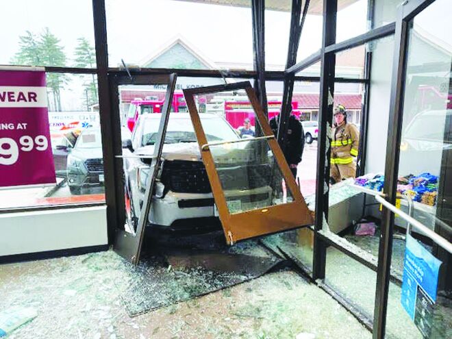 Conway police crash 42625