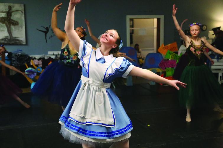 03-24-26 Titzer Wonderland alice tight