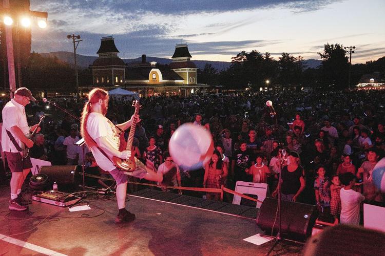 07-04-24 NoCo 4th beachballs kick