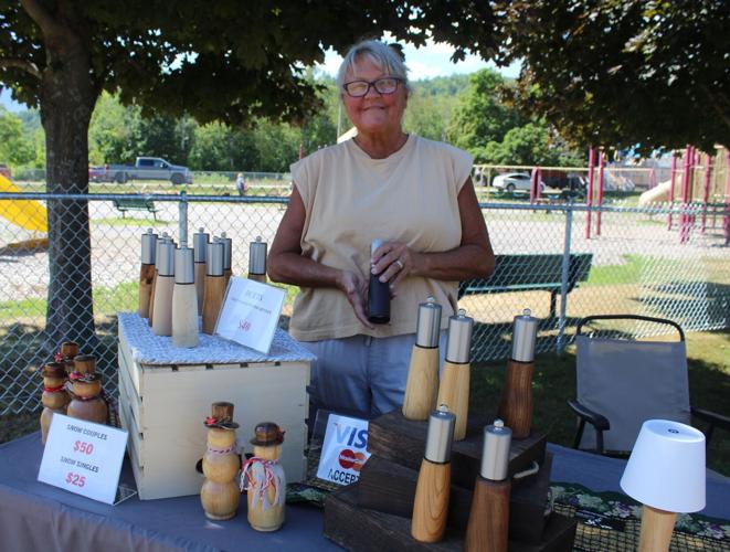 Diane Vinyard designs and makes lamps, bowls and figurines
