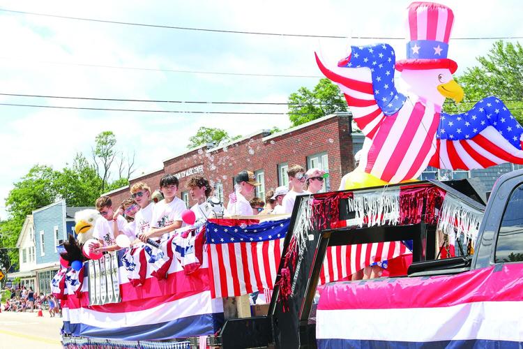 07-04-25 Fourth Parade conway hockey float wide