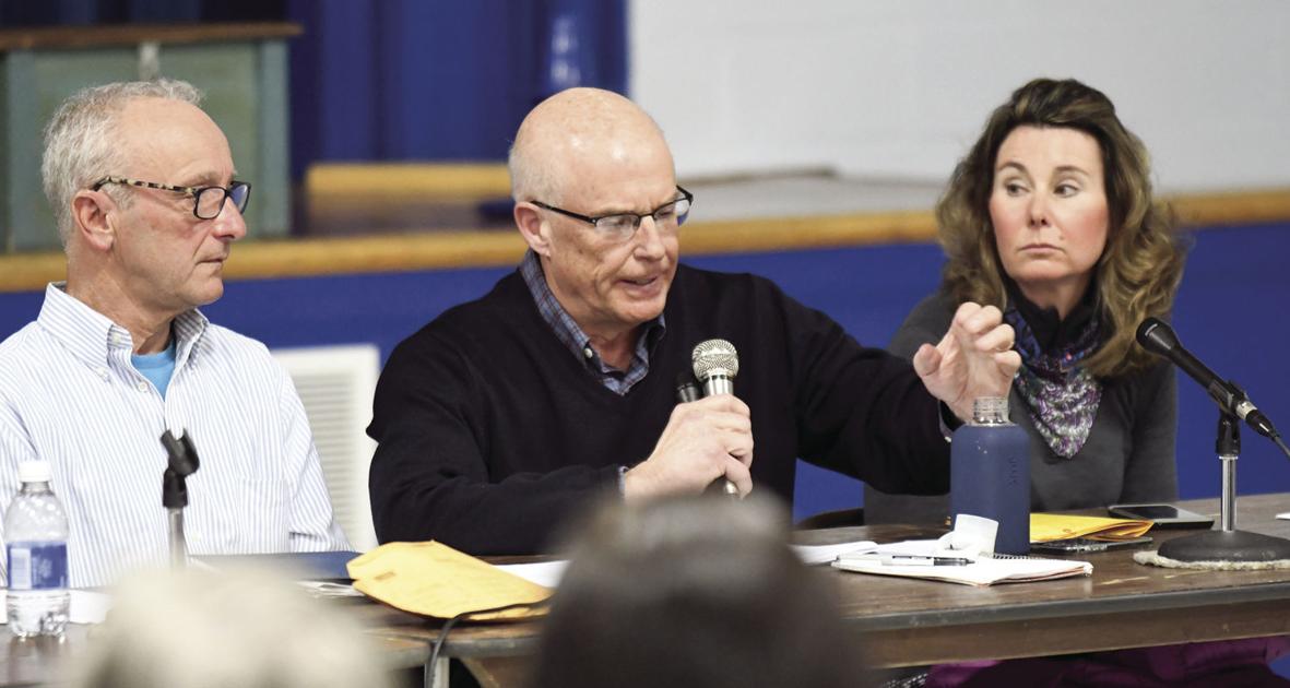 Short-term rentals, lawsuit focus of Kearsarge meeting