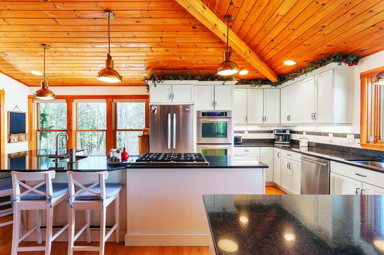 64 Towle Road in Jackson -kitchen