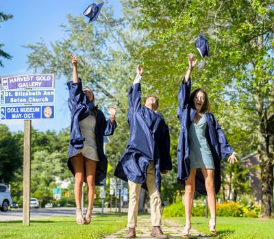 Class of 2020 Raiders begin graduation | Local News | conwaydailysun.com