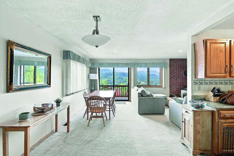 41 Attitash Woods Road dining.jpg