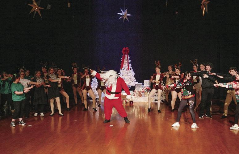 12-07-23 Christmas to Remember finale wide