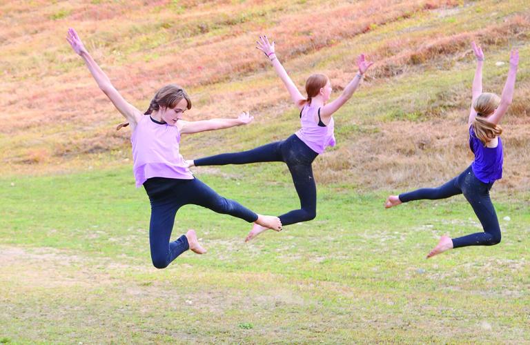 09-13-25 Jens Friends Climb limmer dancers jump