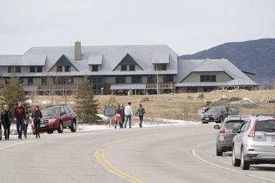 Seasonal visitors: Guests or potential threat?