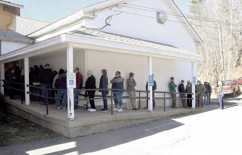Bartlett voting - Line at the polls