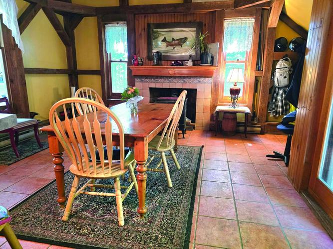 9 Burdett Road in Bartlett dining room