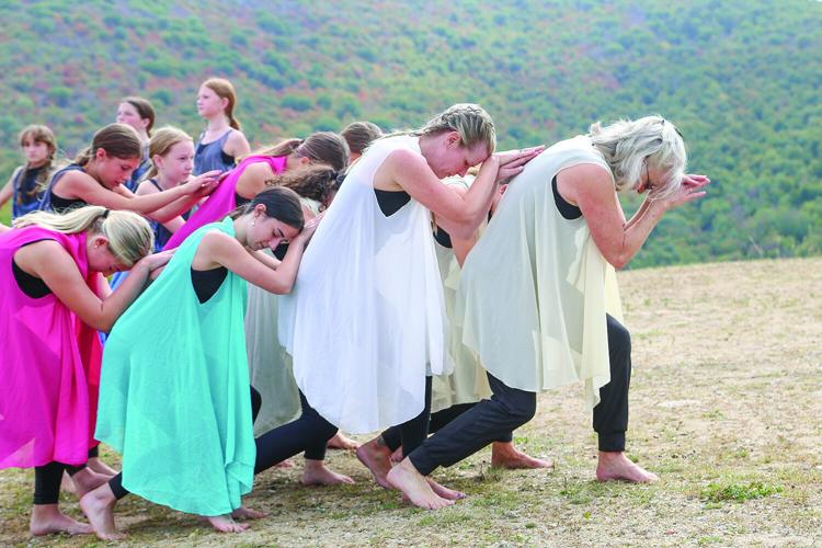 09-13-25 Jens Friends Climb limmer dancers bowed