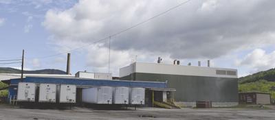 Selectmen & White Mountain Paper sign tax agreement