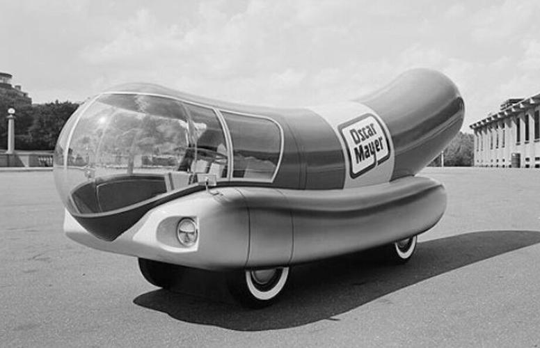 Brooks-Stevens-Weinermobile-design-Oscar-Mayer.jpg