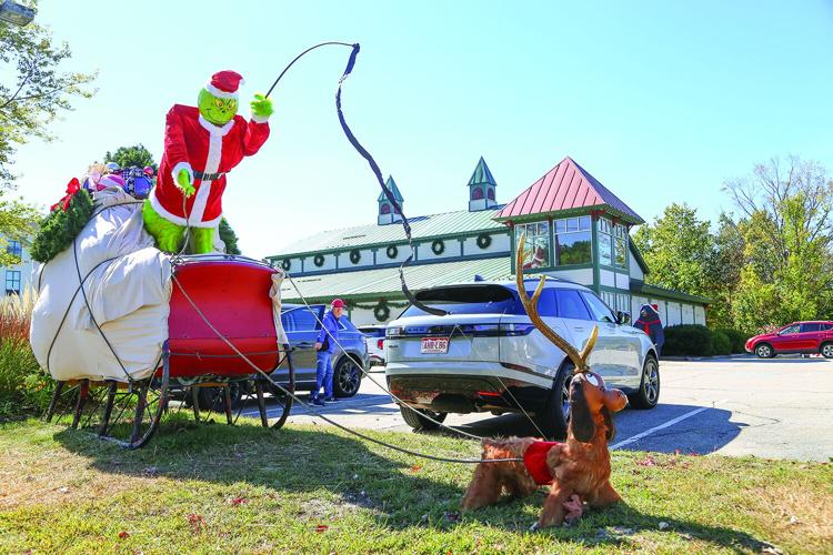 10-02-25 Pumpkin People xmas loft wider
