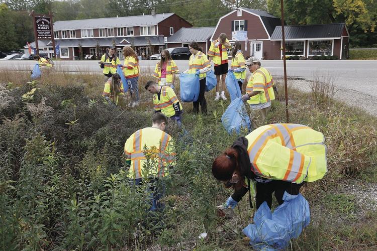 09-28-21 Trash Pick-Up wide on corner