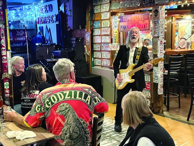 Valley Voice - Blues guitarist John Lackard