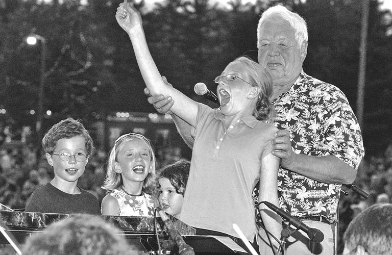 CONCERT GUEST CONDUCTOR