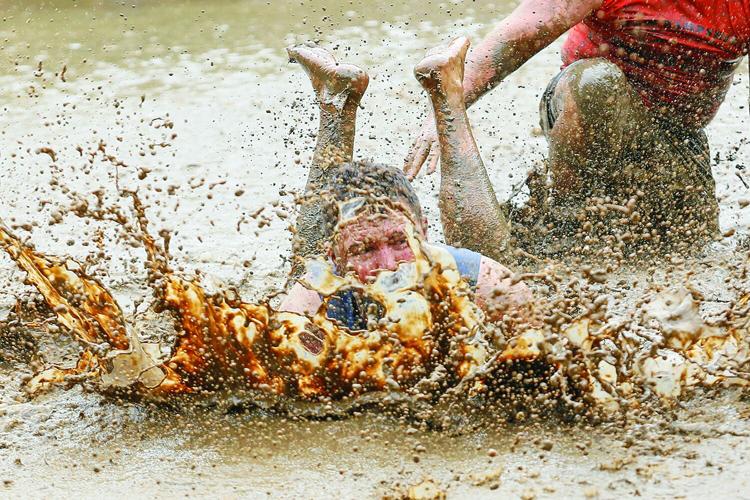 09-06-25 Mud Bowl crashing down tight