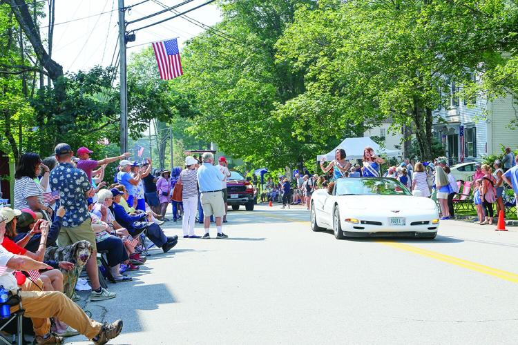 07-26-25 Freedom OHW Parade wide waving miss nh