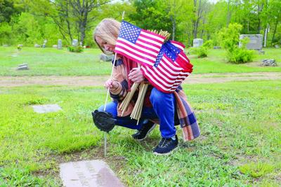 05-21-25 Placing Vets Flags aux medium