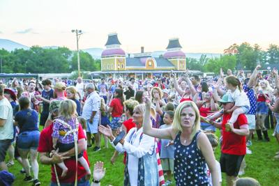 07-04-26 Fourth NoCo crowd wide
