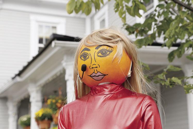 10-05-21 Pumpkins dg flower tight