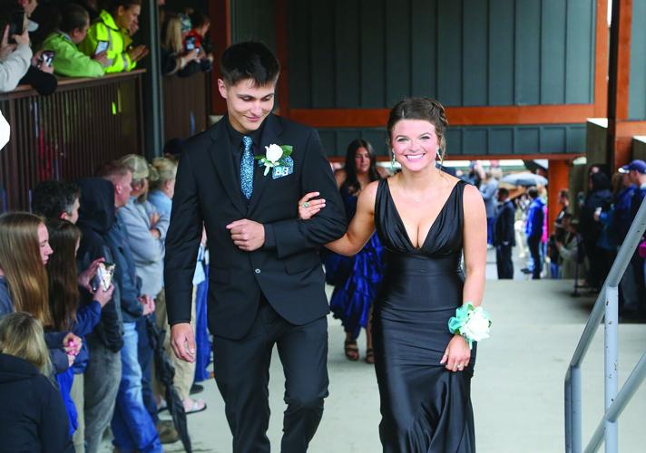 05-09-26 KHS Prom smile pepin smith