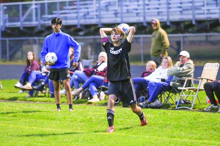 09-23-25 KHS-Berlin BSOC sprouse throw-in