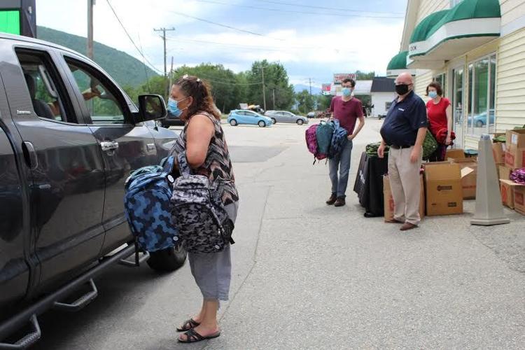 Verizon store gives away over 200 backpacks