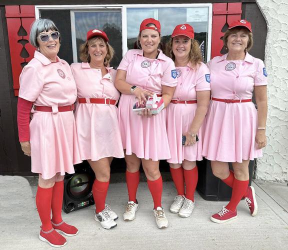 Golf Column -Linderhof - Damsel Scramble top costumes