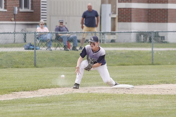 06-10-22 FA BB Playoffs saunders bend for catch