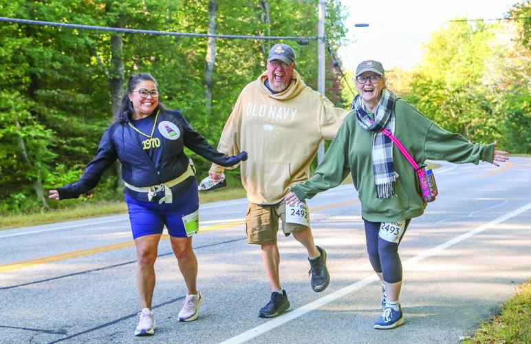 09-21-25 North Conway HalfM-5K trio pose