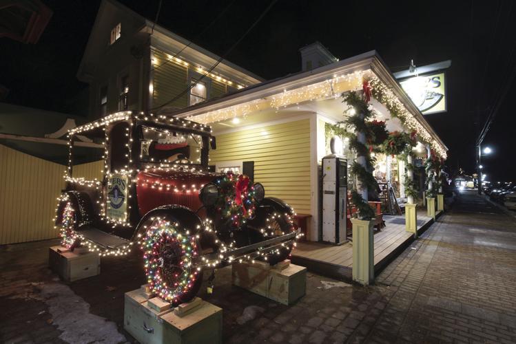 12-20-18 X-mas lights Zebs car