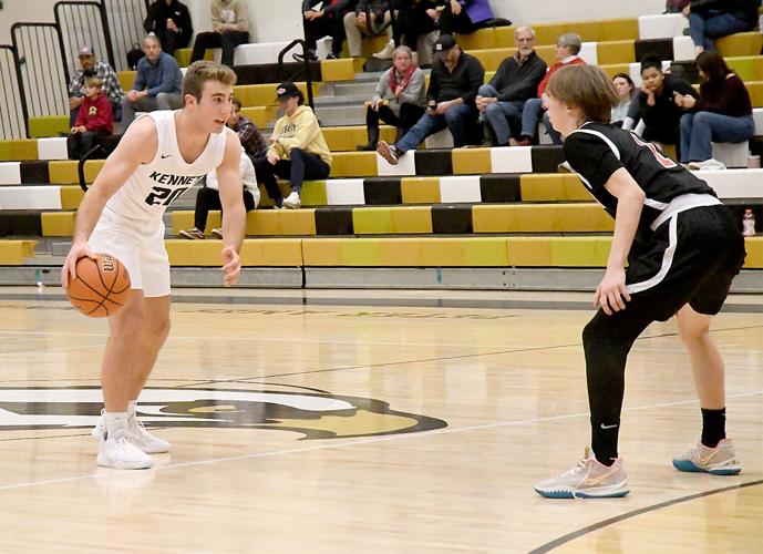 KHS boys hoop - Tavon Porter dribble